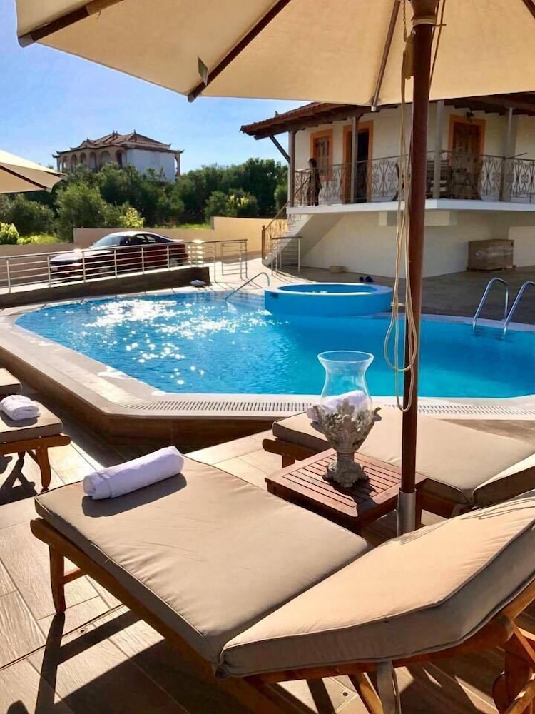 Driopes Villas 36/48