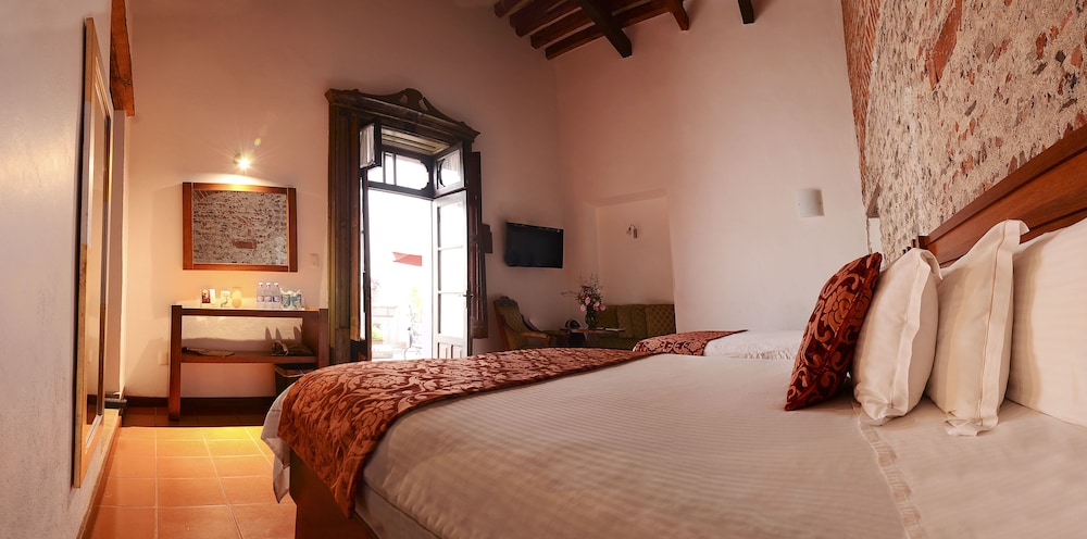 EL SERAFIN HOTEL BOUTIQUE 11/80