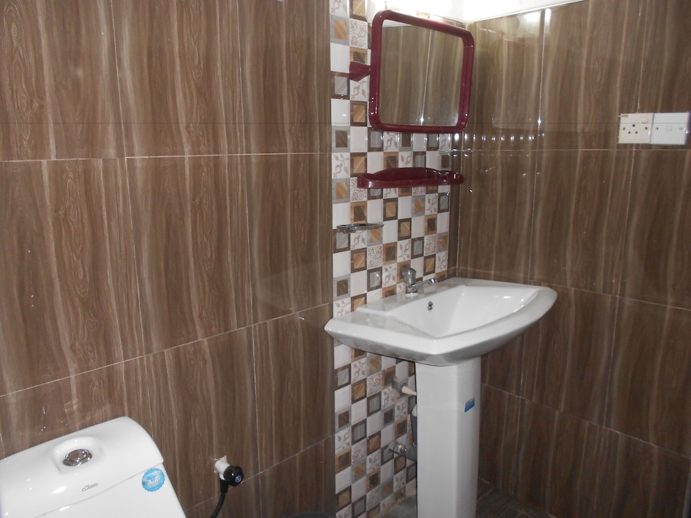 Shanith Guesthouse 50/50