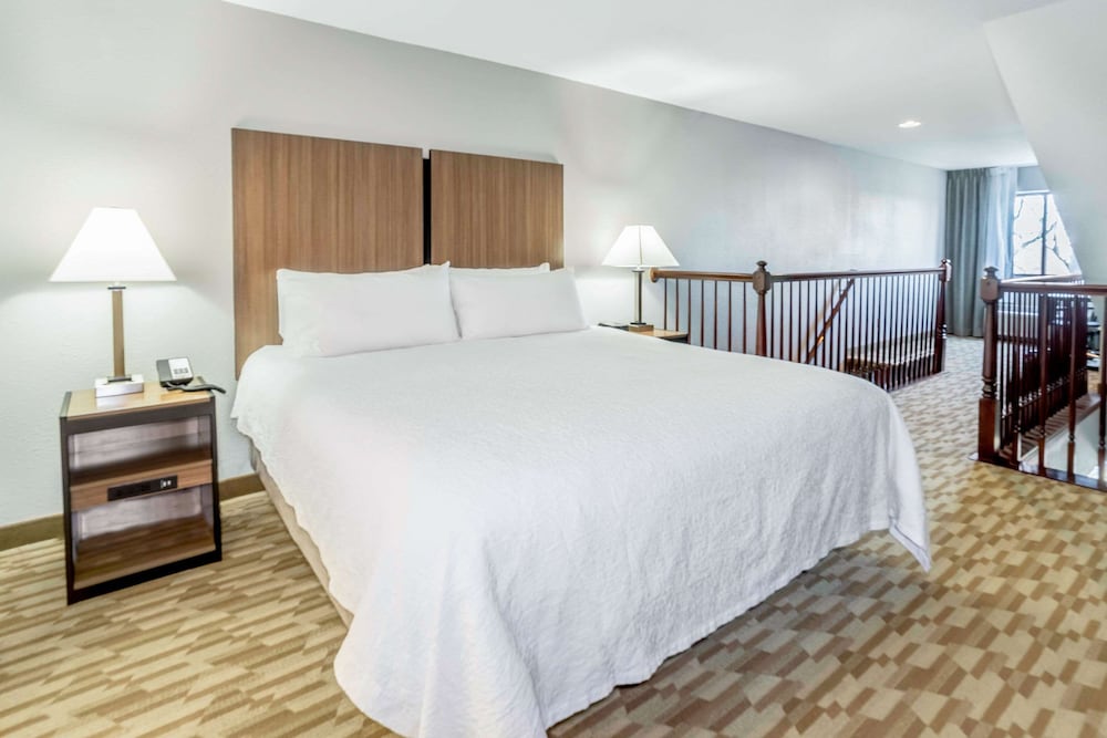Riverview Inn & Suites, Ascend Hotel Collection 19/72