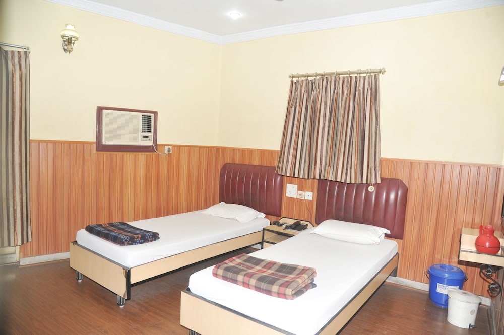 Akash Ganga Hotel 15/48