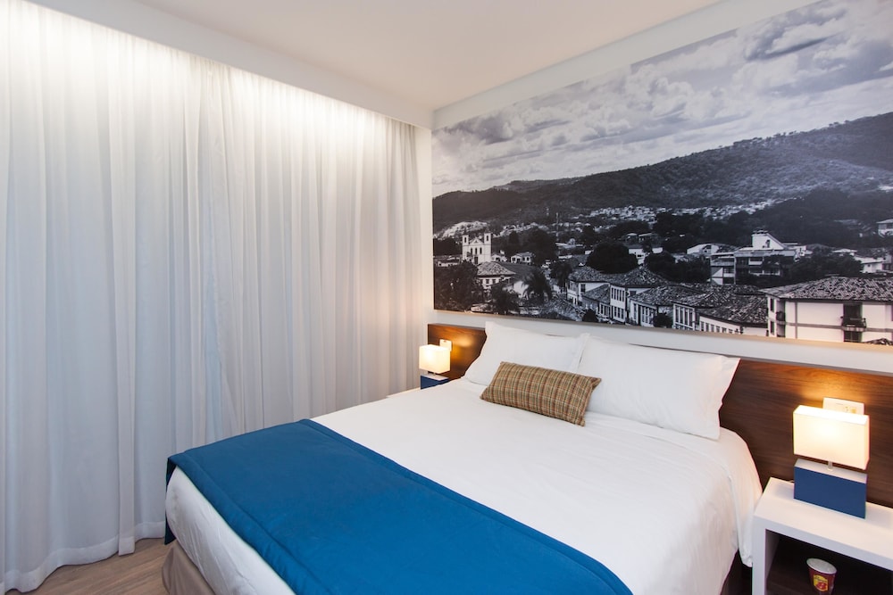 Standard, Queen Bed