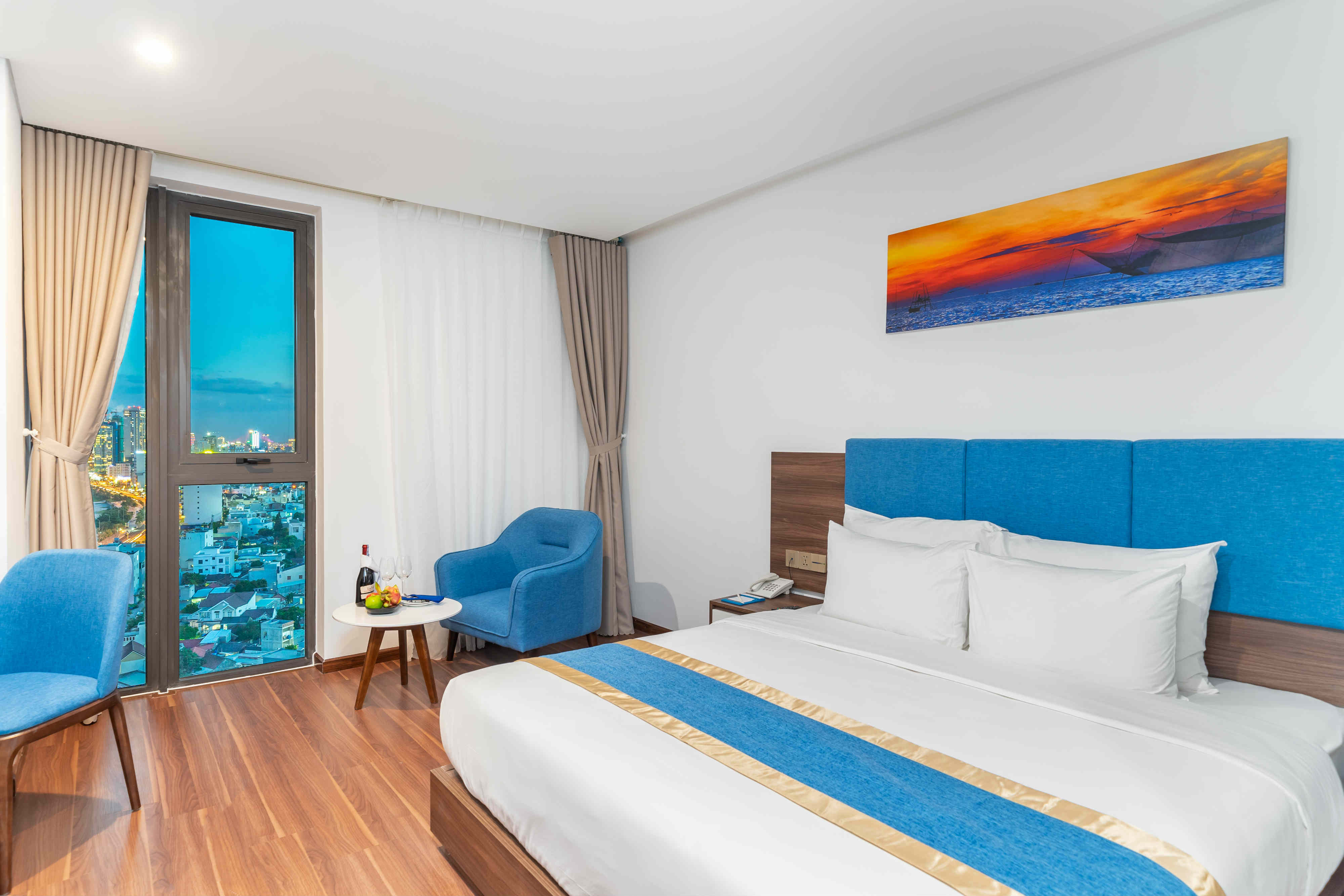 Deluxe, Triple, City View