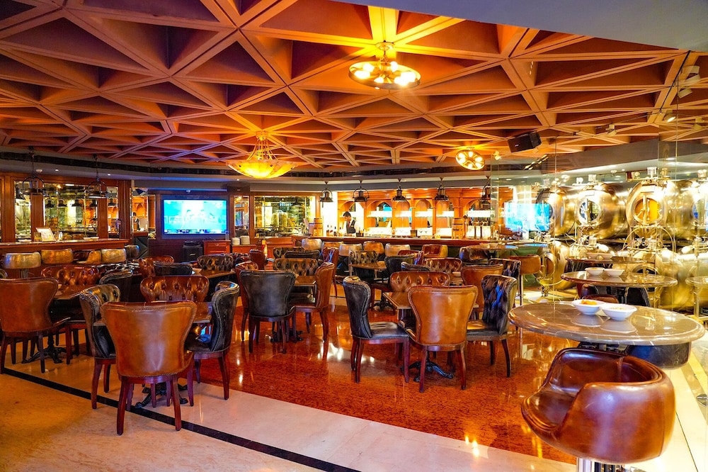 The Royal Plaza New Delhi 32/50