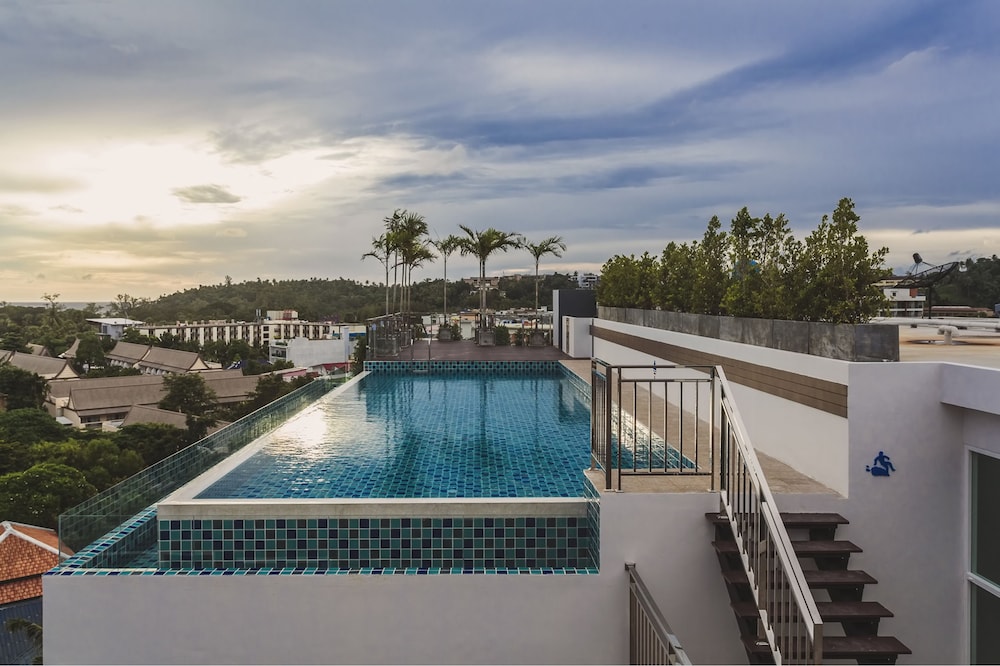 Condo in Kata in Ozone - A604 15/18