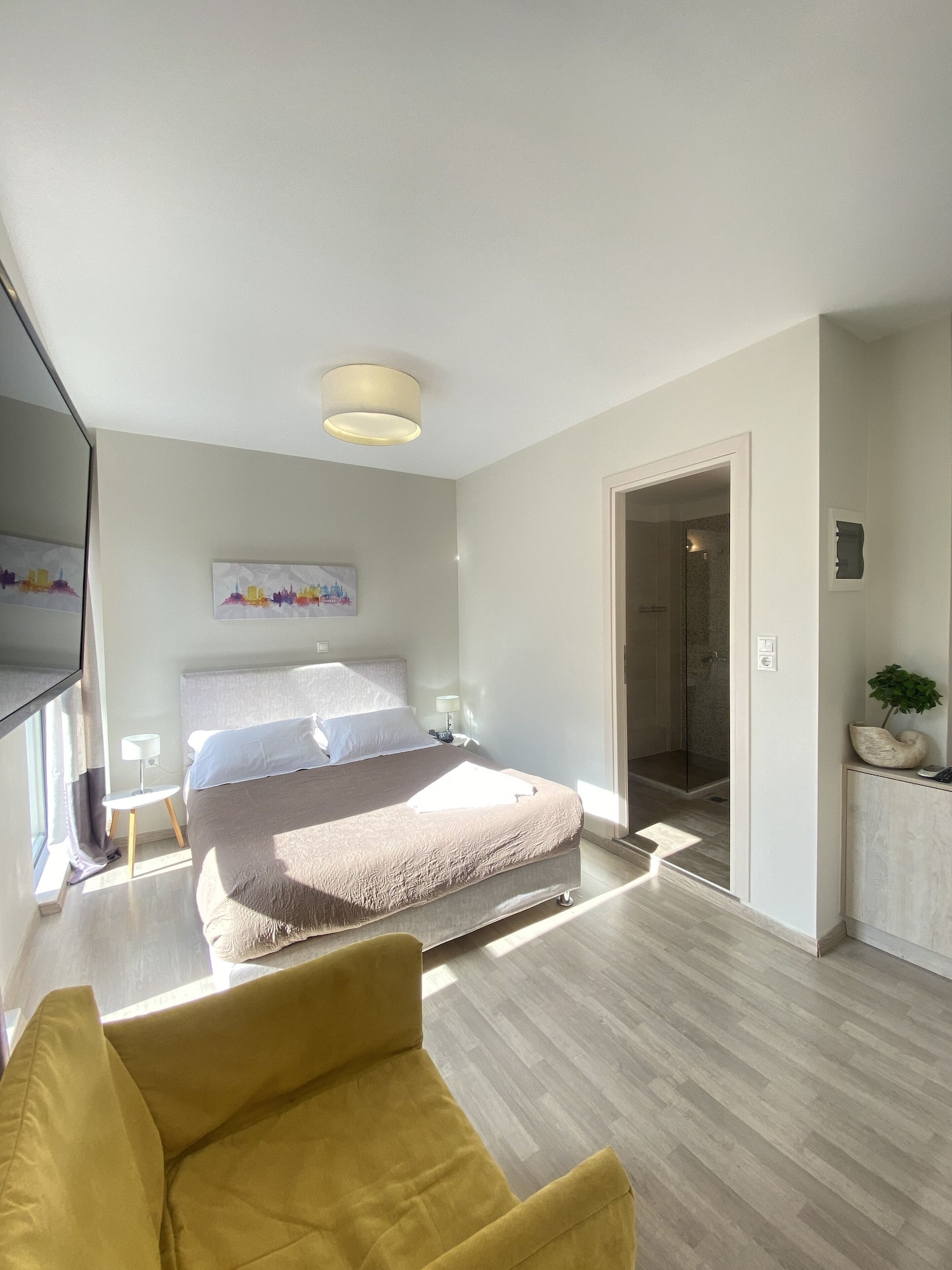 1 Bedroom, Senior, Studio, Suite, Double Bed, Sofa