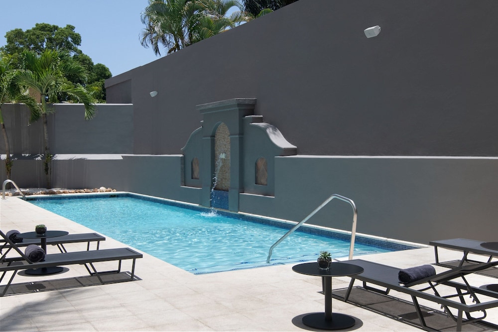 Courtyard Santo Domingo 29/33