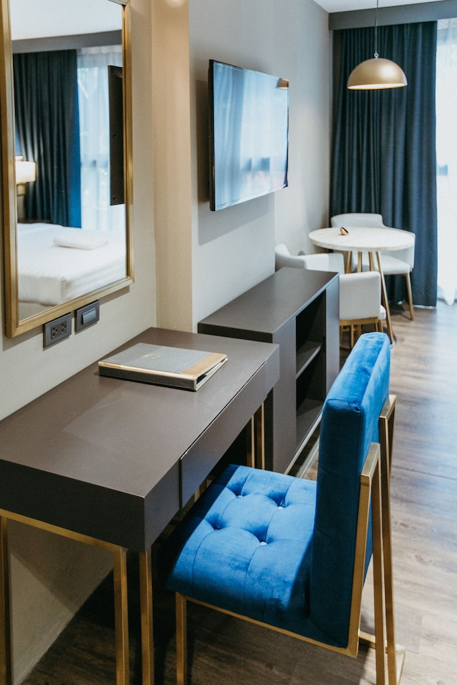 Pvl Suites 24/33