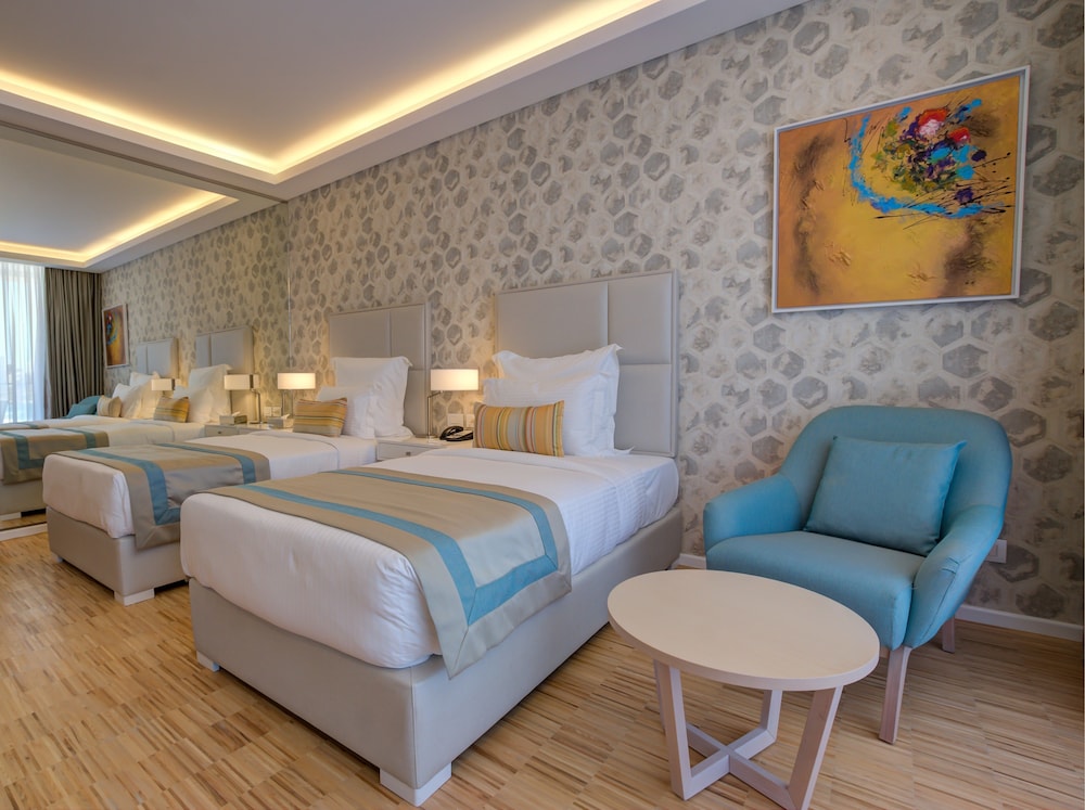 Bay, Superior, Twin Beds