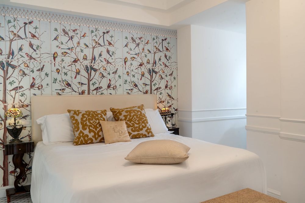 1 BEDROOM, DELUXE, DOUBLE OR TWIN BED, GARDEN VIEW, JETTED TUB