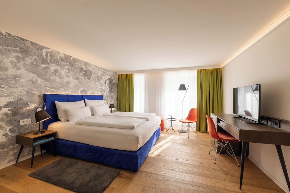 Stein Hotel 9/50