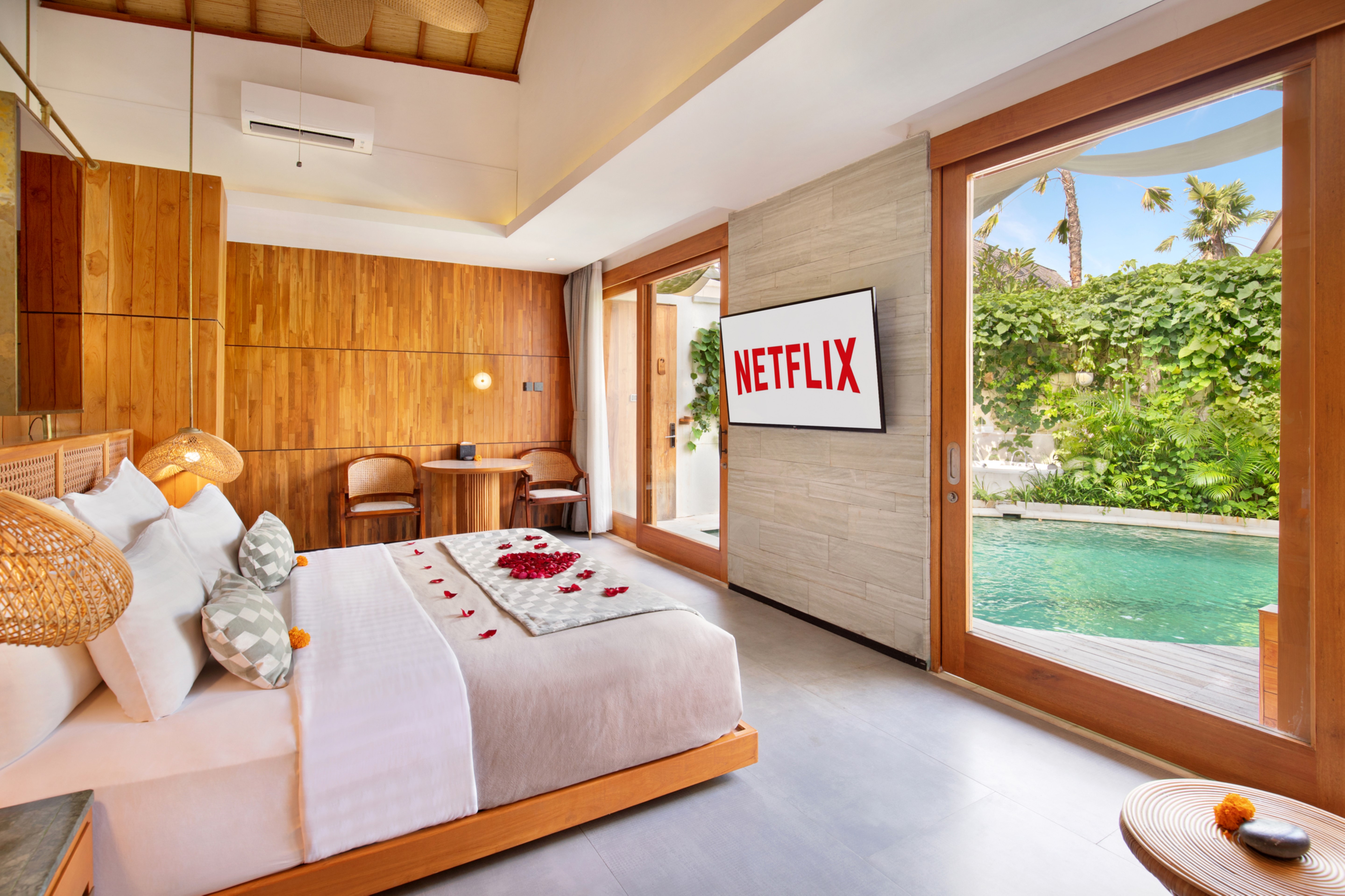 Grand Smart One Bedroom Villa with Private Pool and Jacuzzi with Lagoon Access