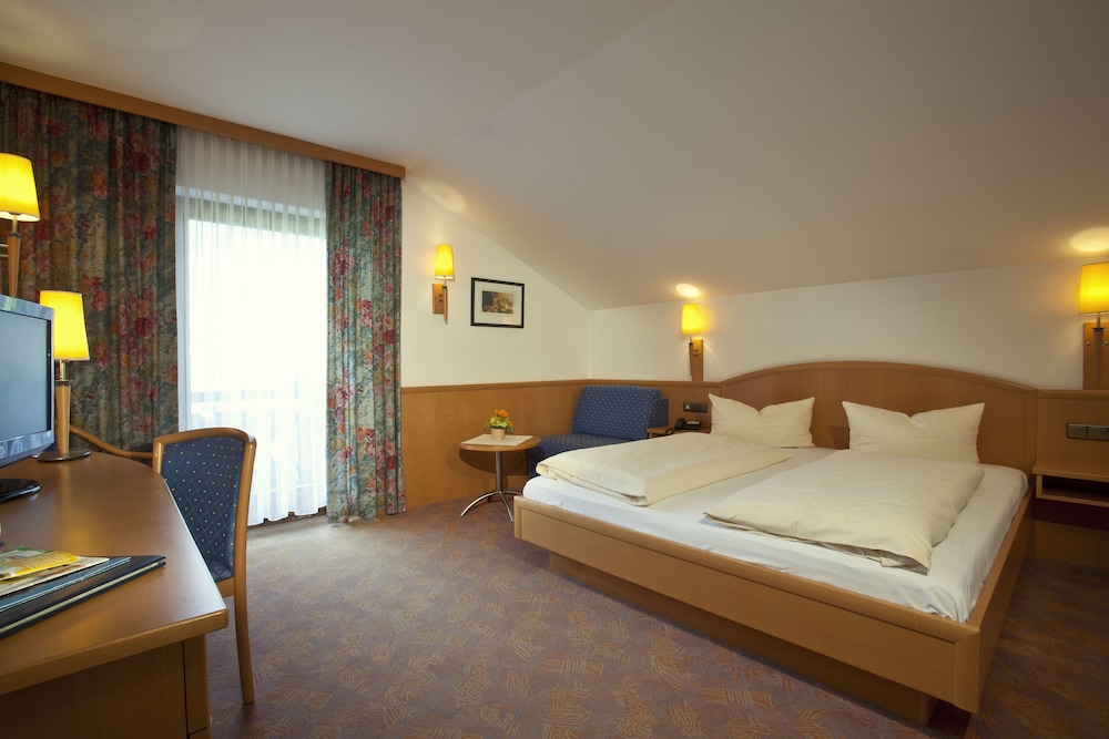 PARKHOTEL SONNENHOF 10/33