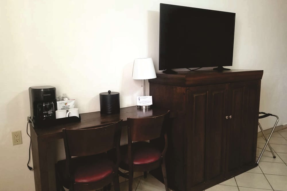 Laos Mar Hotel and Suites 30/41