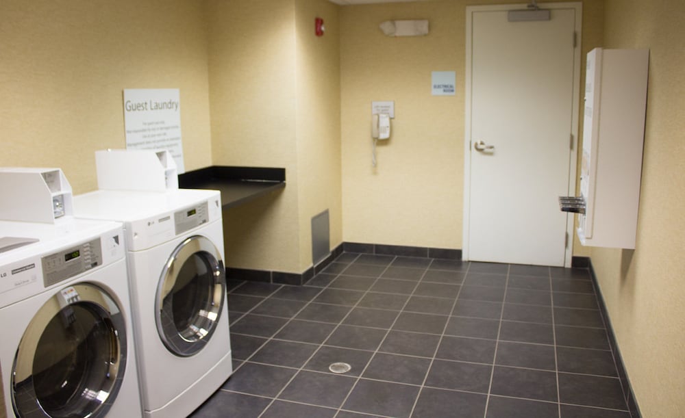 HOLIDAY INN EXPRESS WEST JEFFERSON 8/49