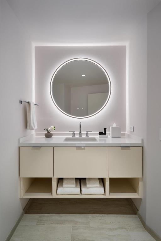 جناح جونيور بسرير كينج، One Washington Circle DC, Tapestry Collection by Hilton 9/9