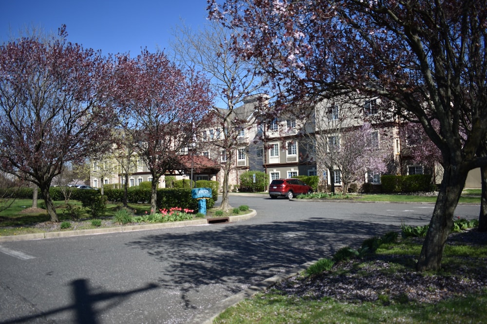 Staybridge Suites Cranbury-South Brunswick 66/75