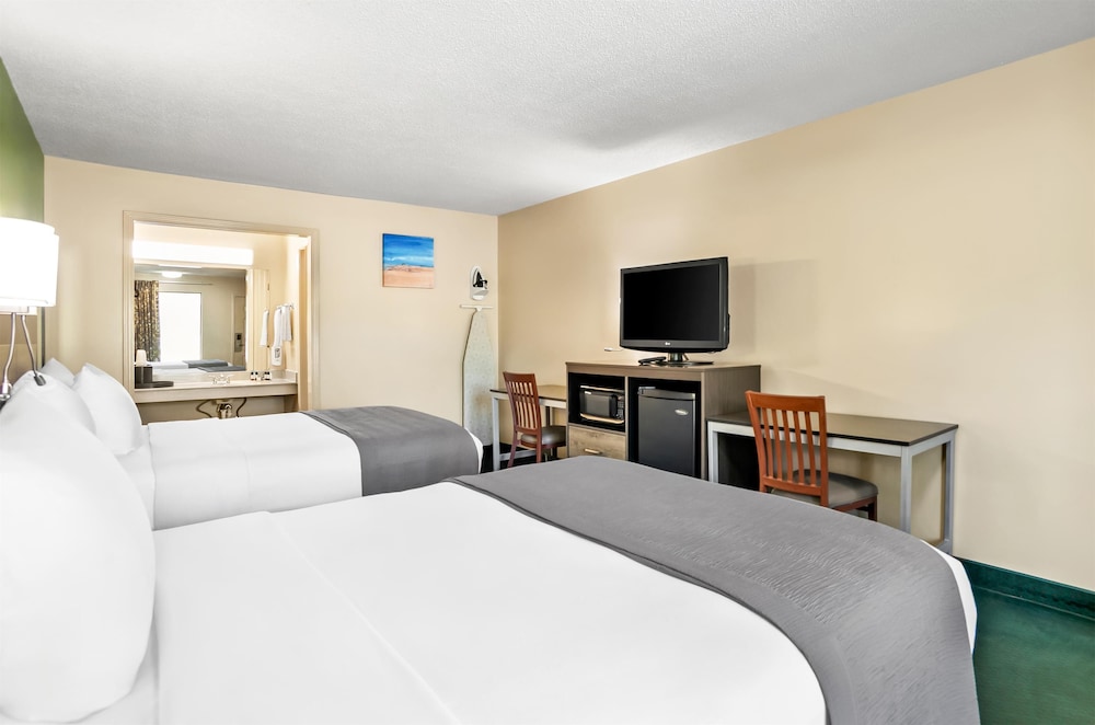 Americas Best Value Inn Rome 24/50