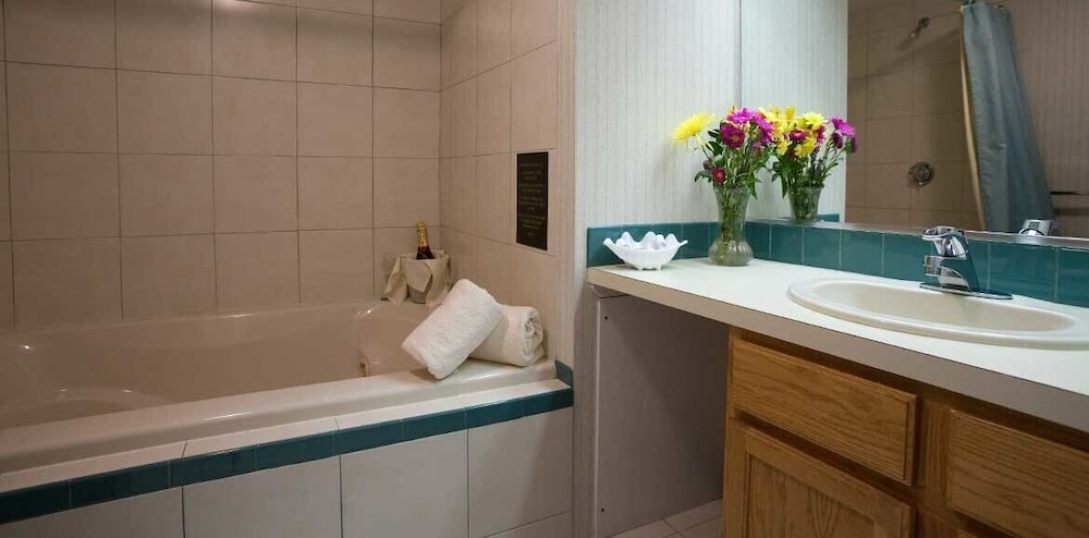 Winnapaug Inn 53/54