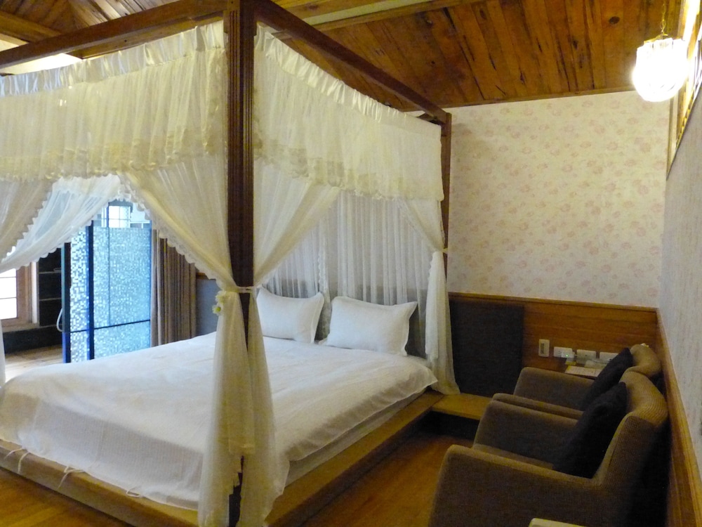 Full Moon Spa 18/59