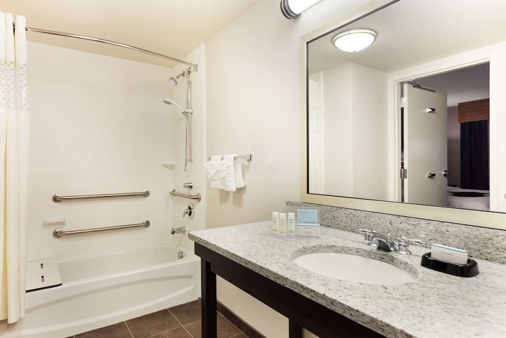 Hampton Inn & Suites Camp Springs/ Andrews Afb 10/29