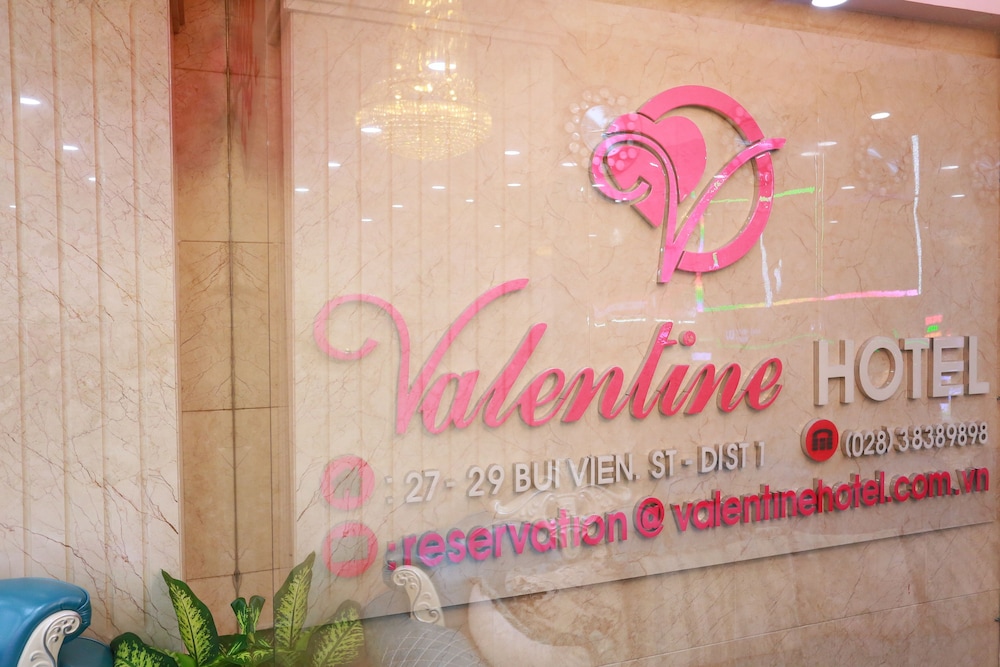 Valentine Hotel 8/50