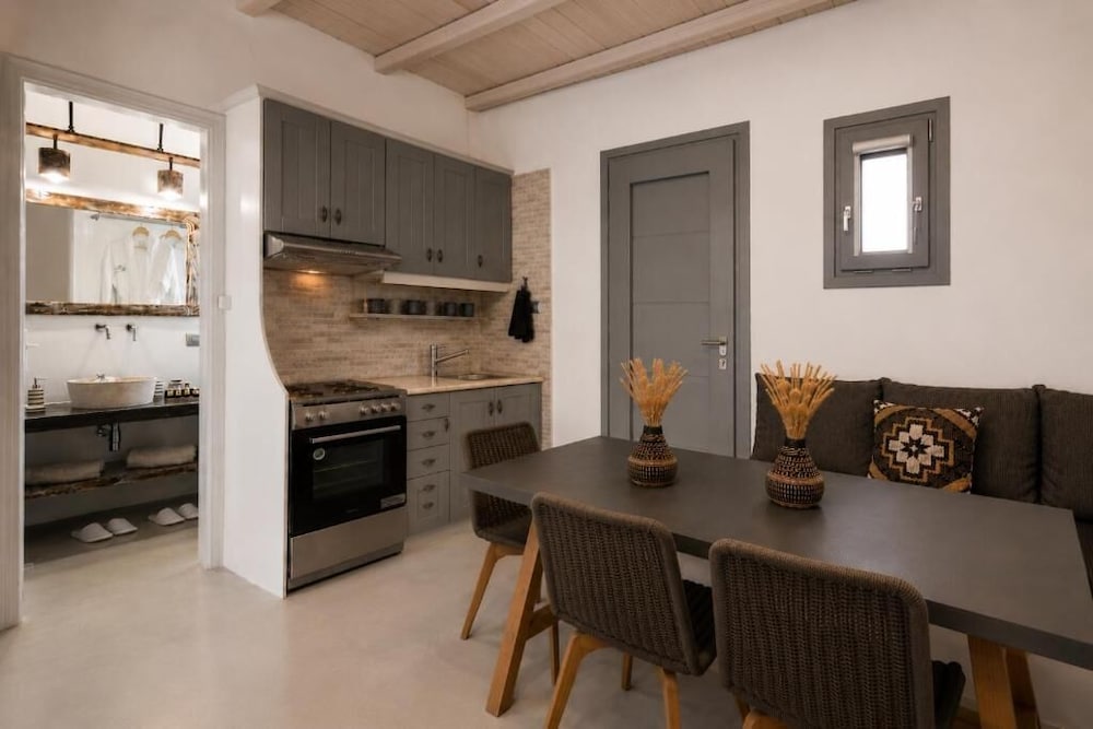 Blue Waves Suites & Apartments - To Kyma 33/49