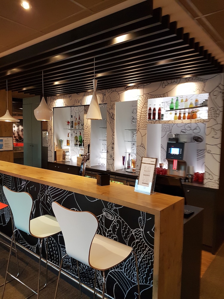 HOTEL IBIS Evry Courcouronnes 37/48
