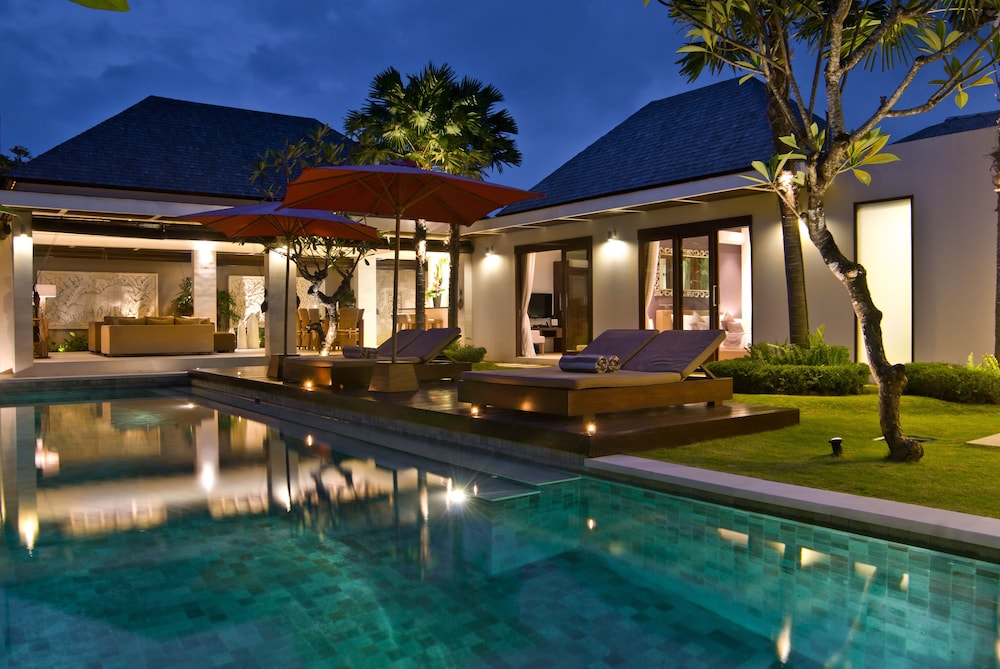 Chandra Bali Villas 1/48