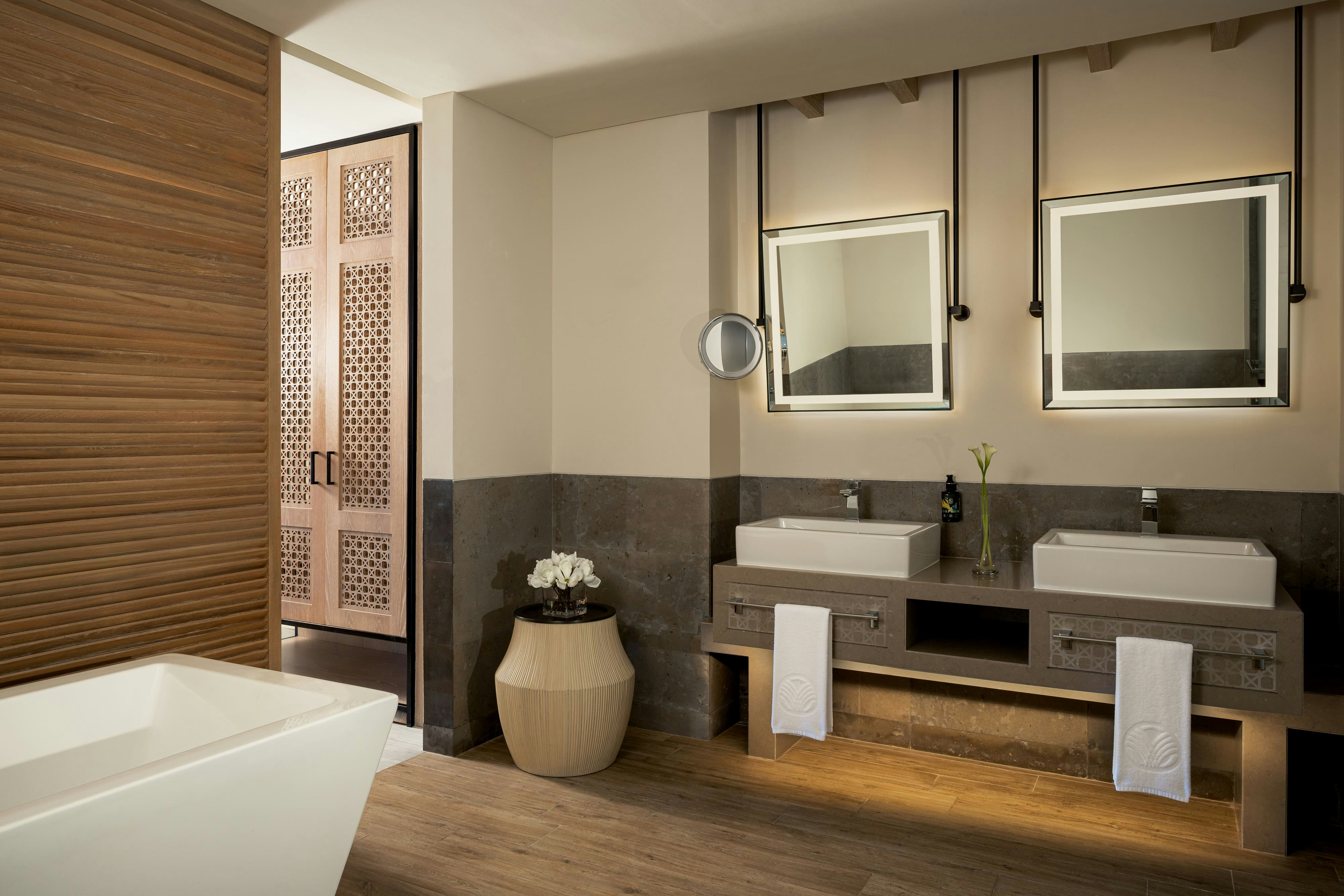 2 BEDROOMS, SUITE, SEA VIEW