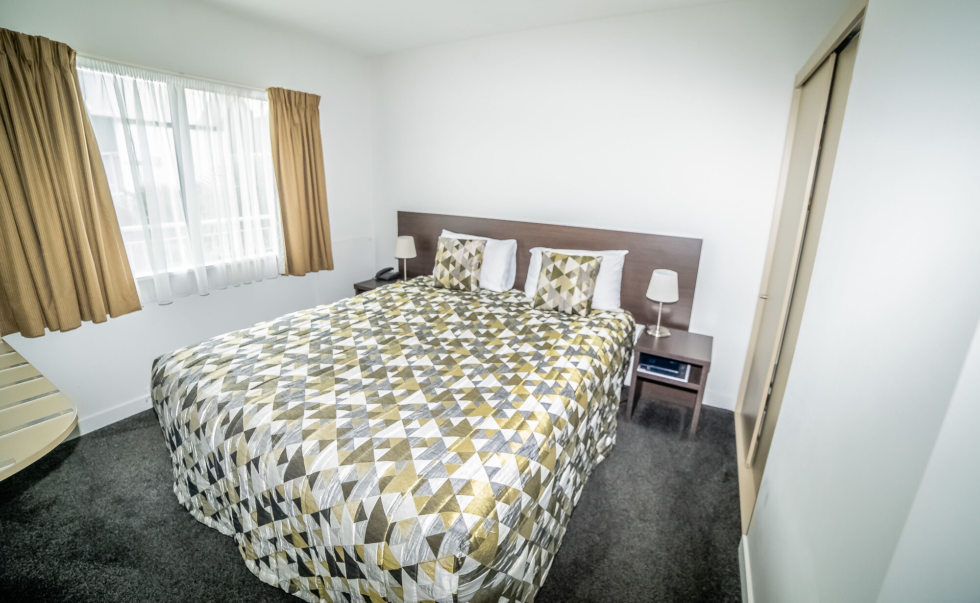 1 BEDROOM, EXECUTIVE, SUITE