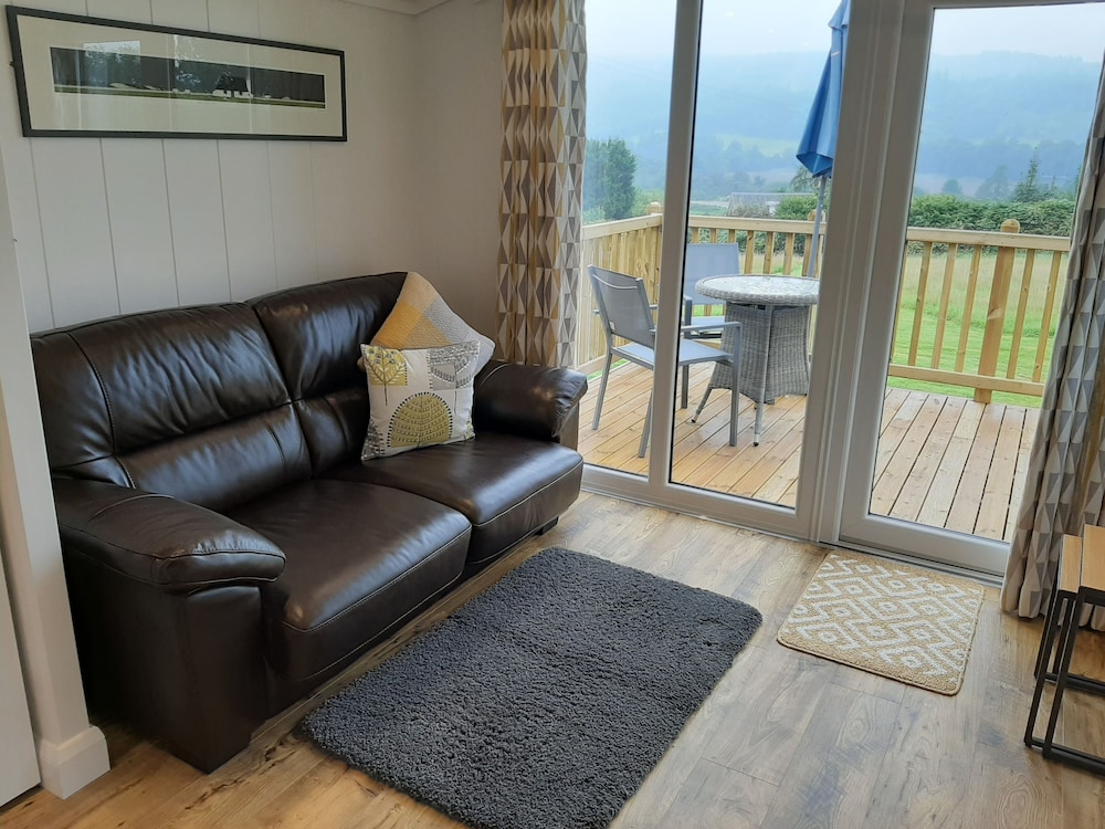 Tayview Lodges 18/50