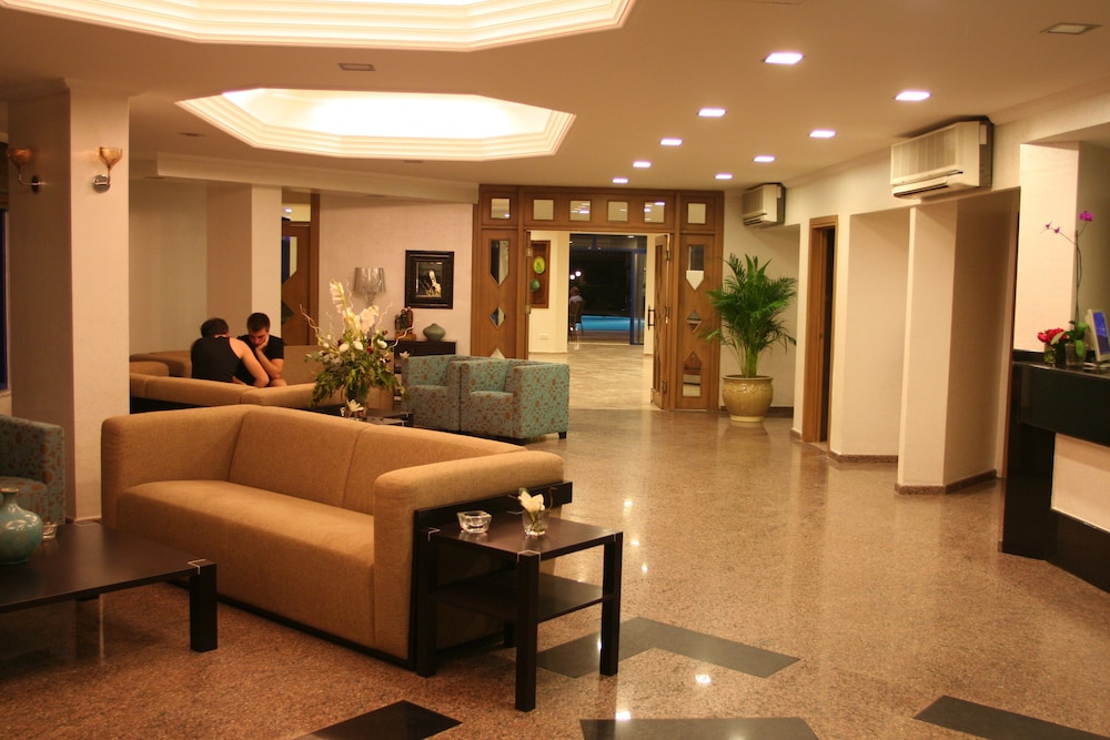 Elysee Beach Hotel 24/50