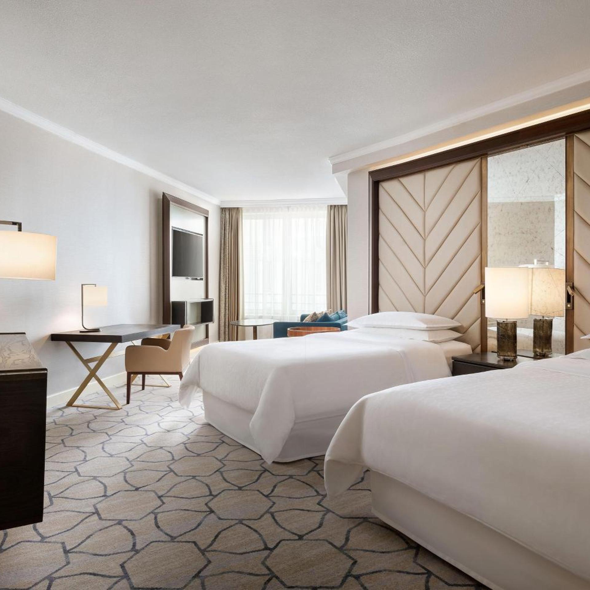 جناح جونيور بسريرين منفصلين بغرفة نوم واحدة مع دخول صالة النادي، Sheraton Grand Warsaw 3/3