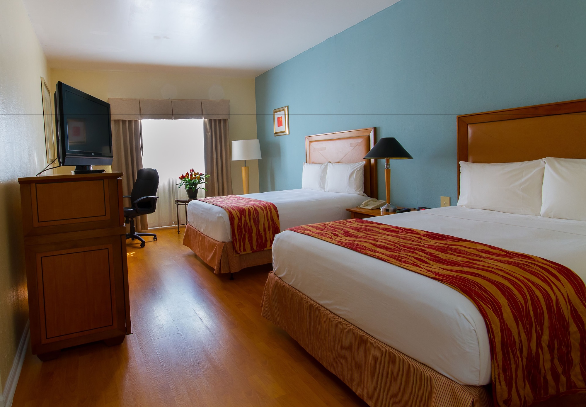 Standard, 2 Double Beds, Exterior Entrance