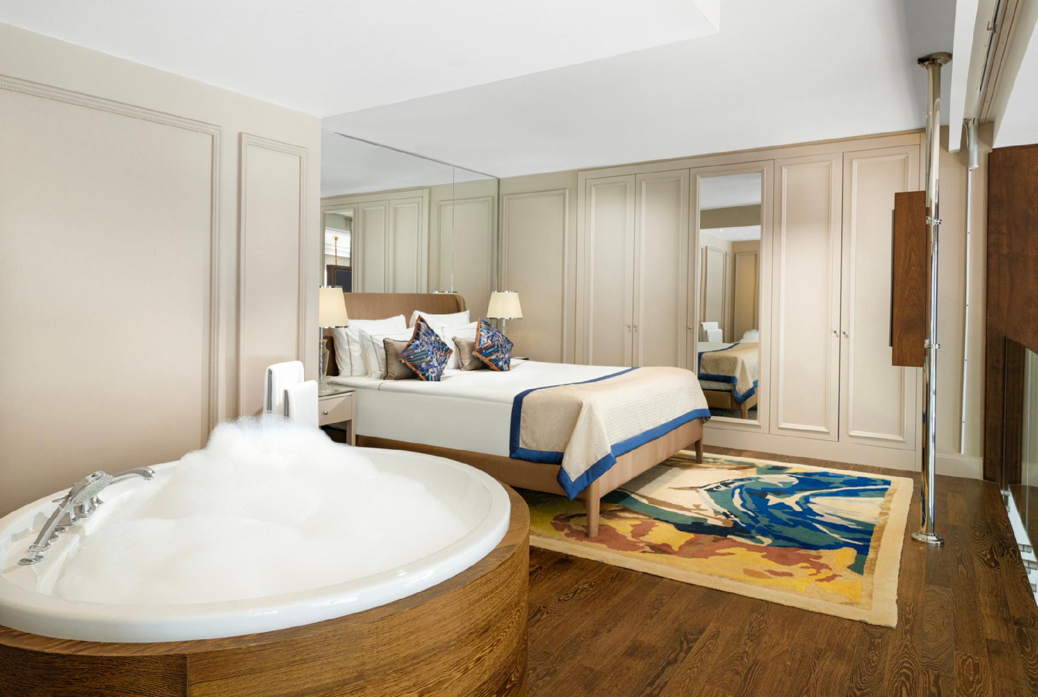 Duplex, Swim Up, Suite