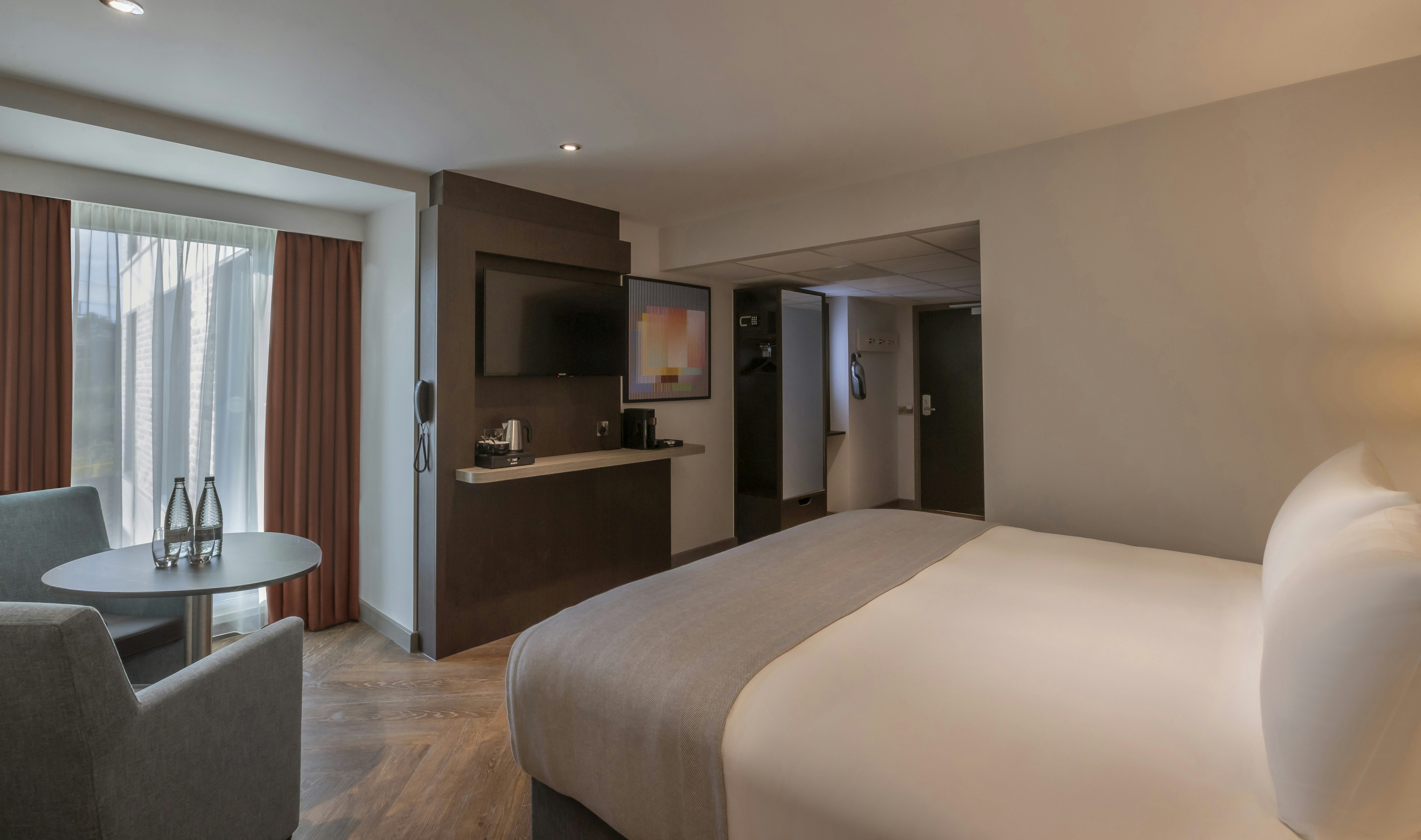 Executive, King Bed