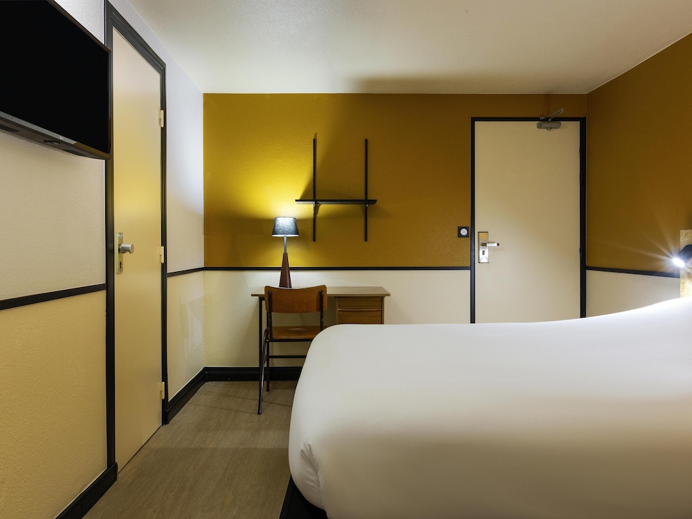 Greet Hotel Villeneuve La Garenne 10/50