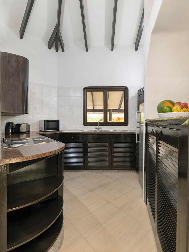 Edens Holiday Villas 26/46