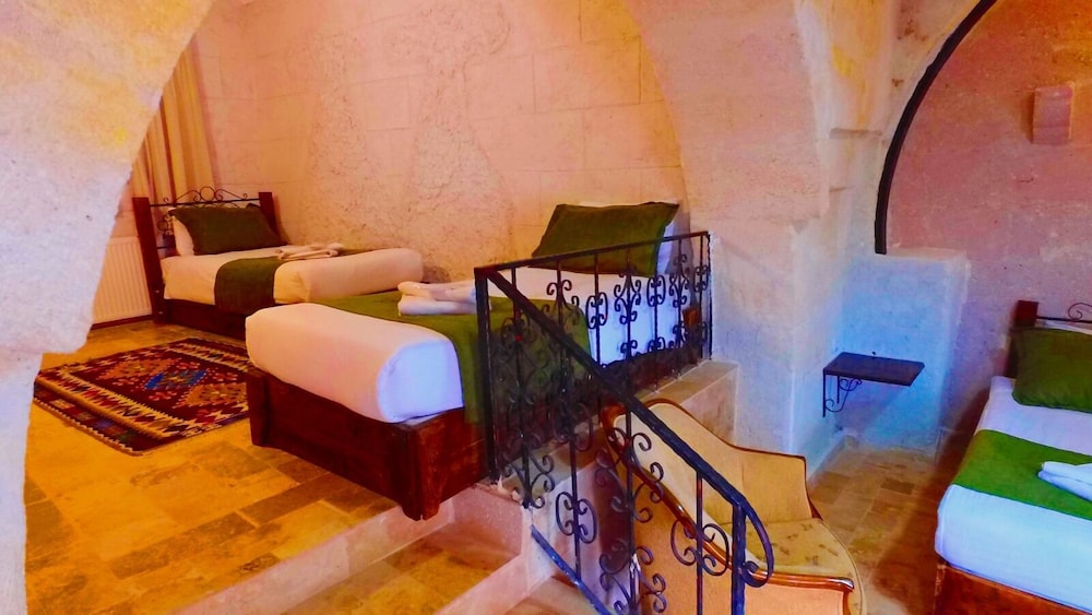 Kufe Hotel 25/47