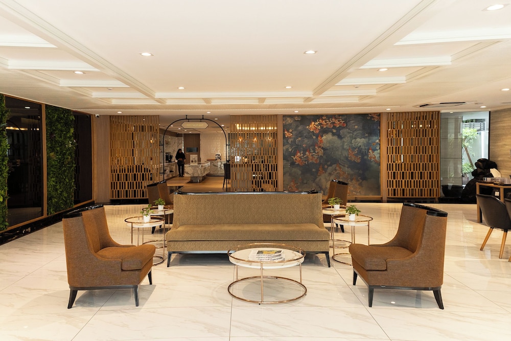 Mac Boutique Suites 8/69