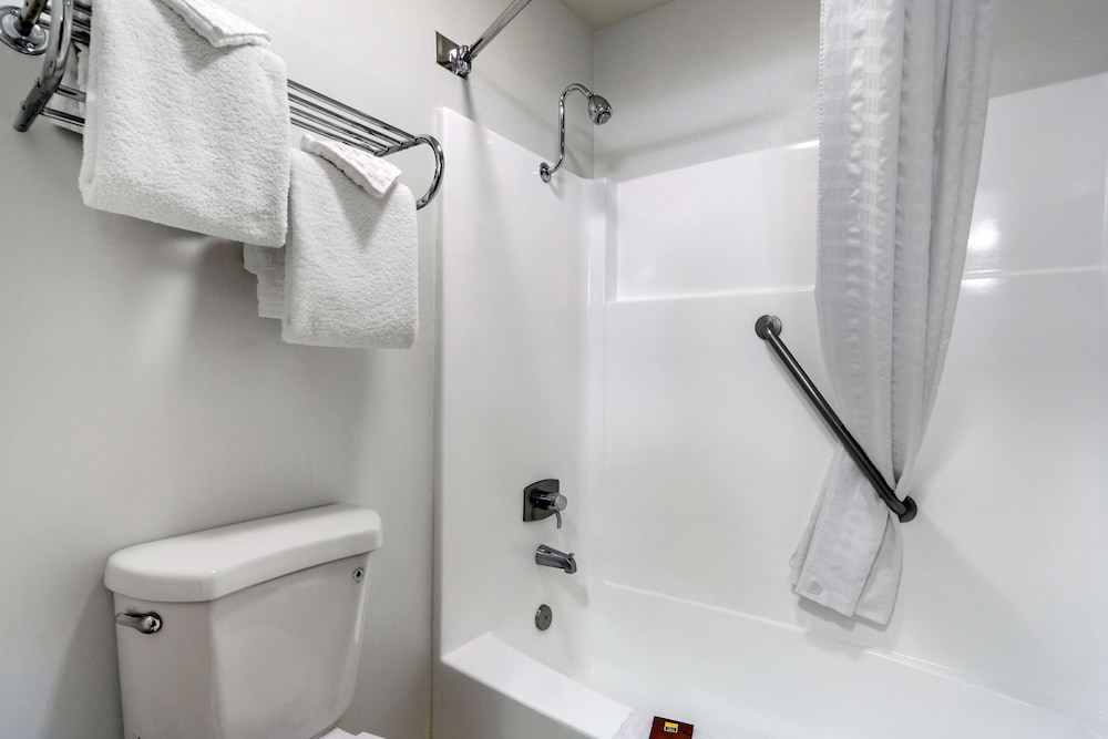 Best Western Plus Lake Front Hotel 19/51