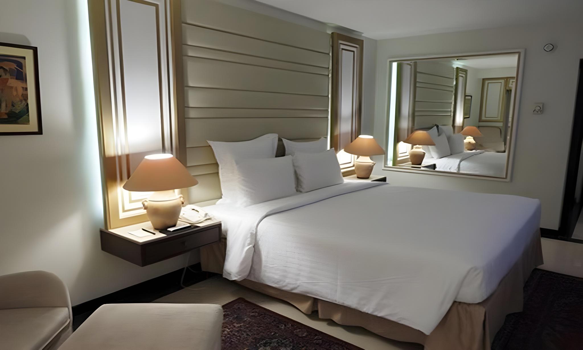 1 BEDROOM, EXECUTIVE, SUITE, CLUB LOUNGE ACCESS