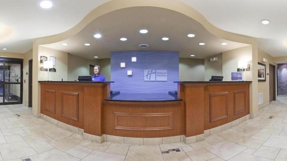 Holiday Inn Express Hotel Suites Sheldon 3/33