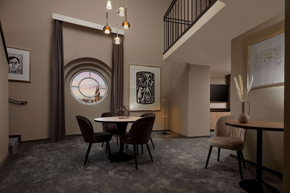 Hotel Wasserturm Cologne Curio Collection By Hilton 51/57