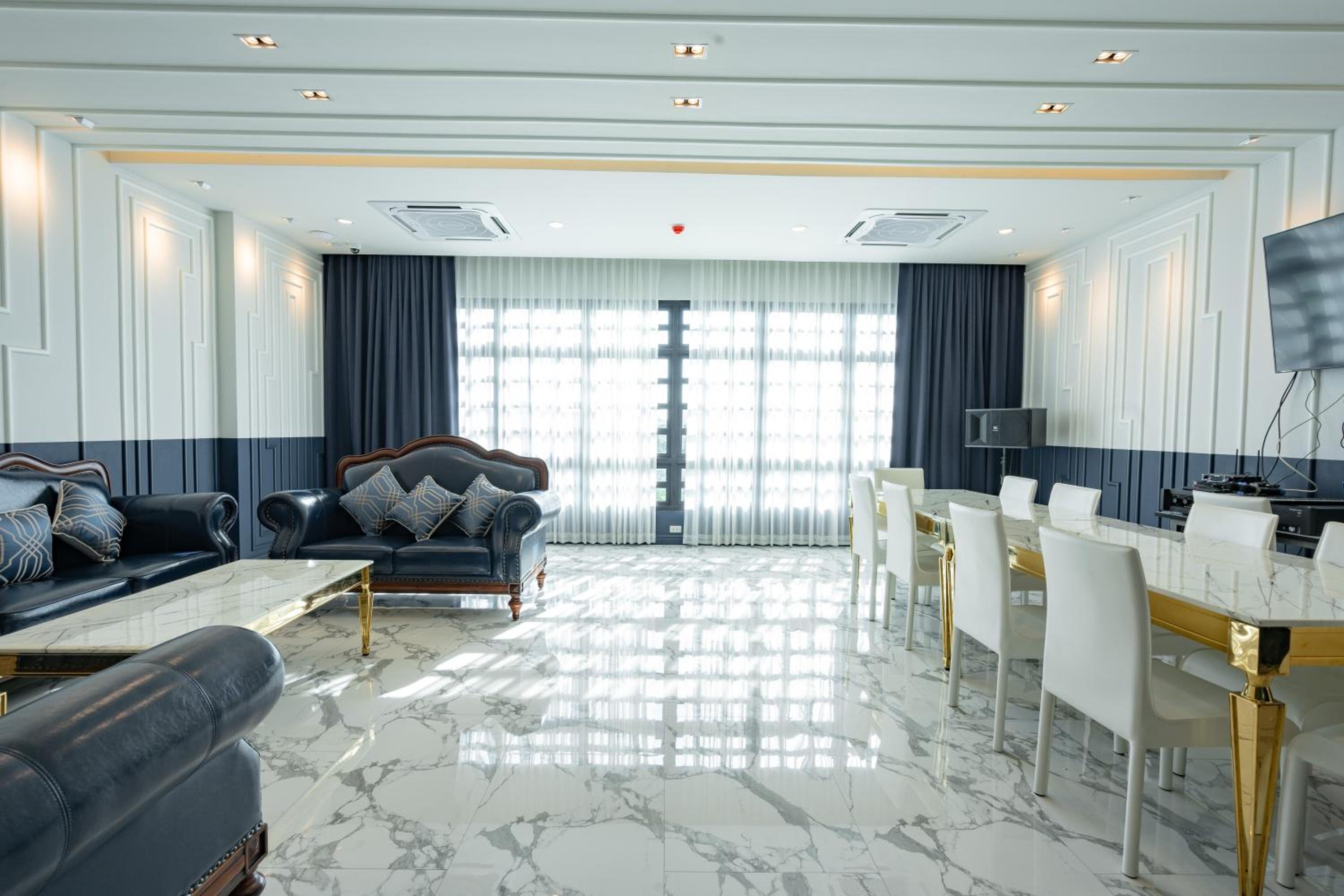 Belle Grand Hotel 42/58
