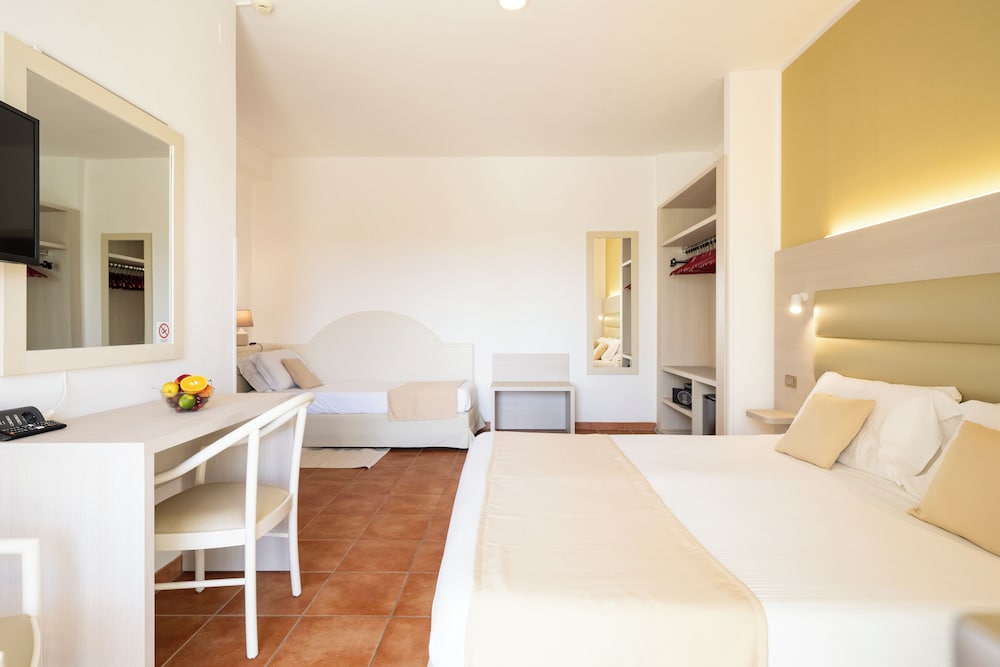 CLASSIC, TRIPLE