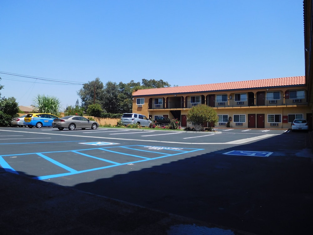 Diamond Inn 37/46
