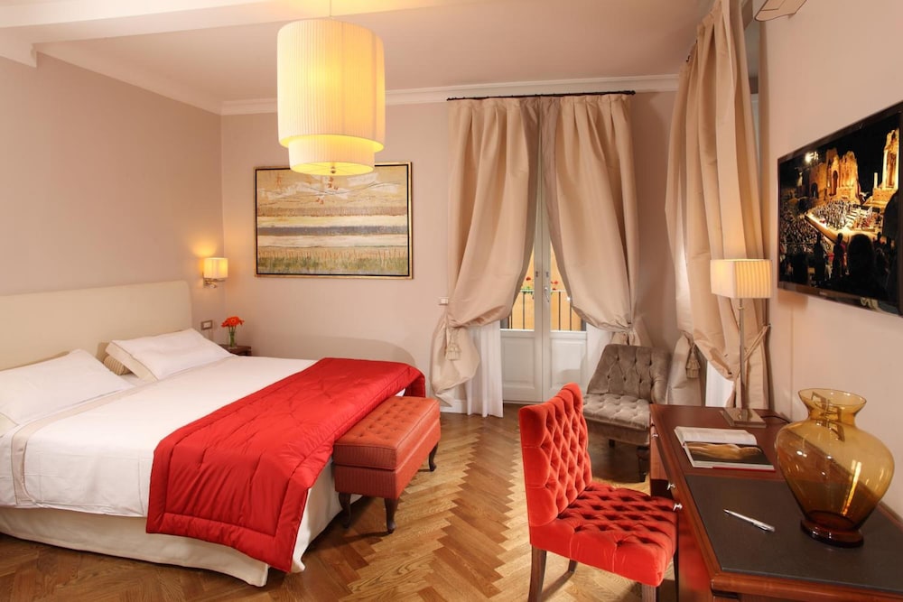 Vivaldi Luxury Rooms 10/63
