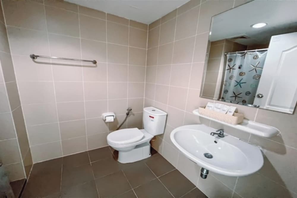 1 BEDROOM, SUITE